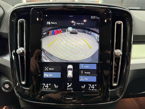 Used 2019 Volvo XC40 T5 Momentum image 26