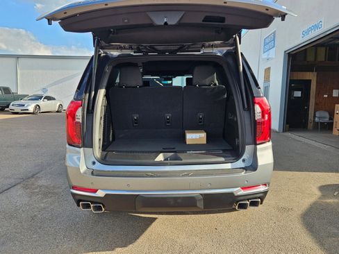 New 2026 GMC Yukon Denali w/ Denali Reserve Package AWD/4WD image 4