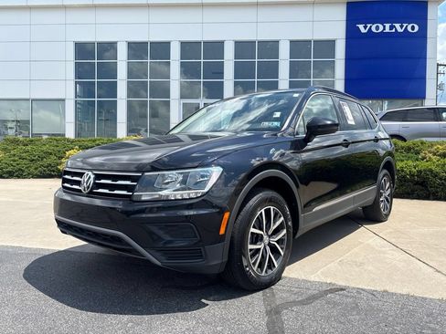 Used 2020 Volkswagen Tiguan SE w/ Panoramic Sunroof Package AWD/4WD image 38