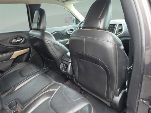 Used 2018 Jeep Cherokee Limited FWD image 20