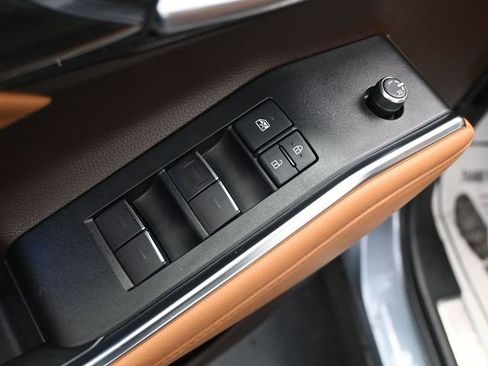 Used 2020 Toyota Highlander Platinum image 7