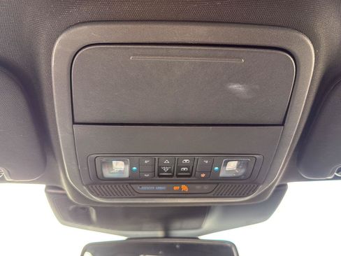 Used 2022 Ford Explorer Platinum w/ Equipment Group 601A AWD/4WD image 38