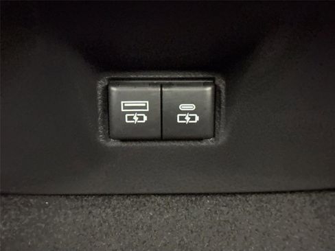 Certified 2025 Toyota Camry XLE w/ Premium Plus Package FWD image 36