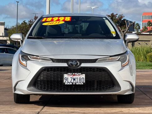 Used 2021 Toyota Corolla LE w/ Carpet Mat Package (TMS) image 10