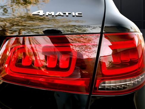 Used 2020 Mercedes-Benz GLC 300 4MATIC w/ Driver Assistance Package image 32