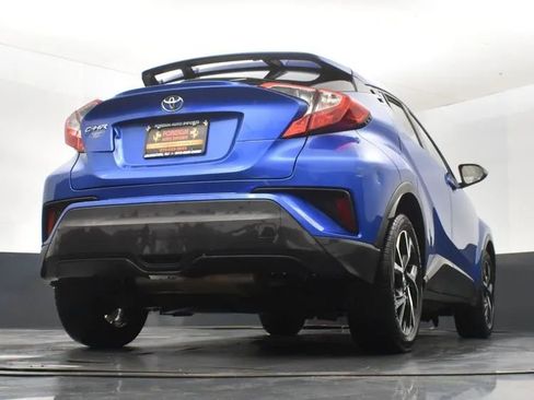 Used 2021 Toyota C-HR XLE image 13