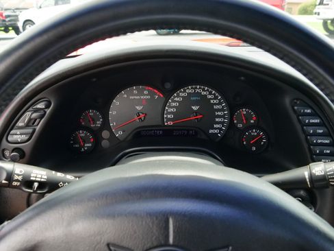 Used 2002 Chevrolet Corvette Coupe w/ Preferred Equipment Group2 RWD image 13