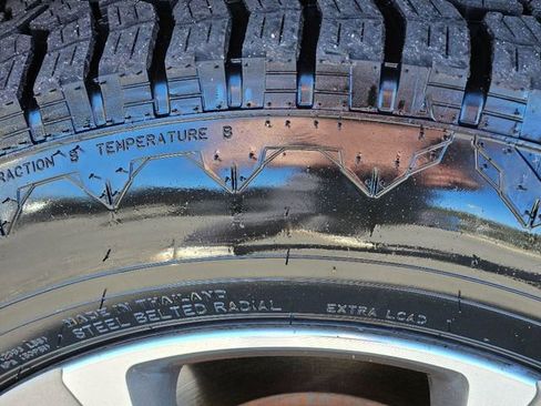 Used 2017 Chevrolet Colorado Z71 image 11