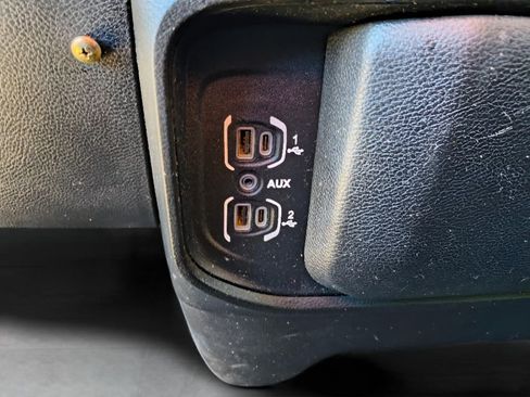 Used 2019 RAM 2500 Big Horn image 25