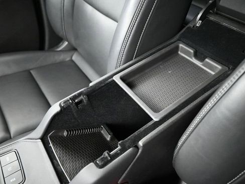 Used 2024 Cadillac XT4 Premium Luxury image 9