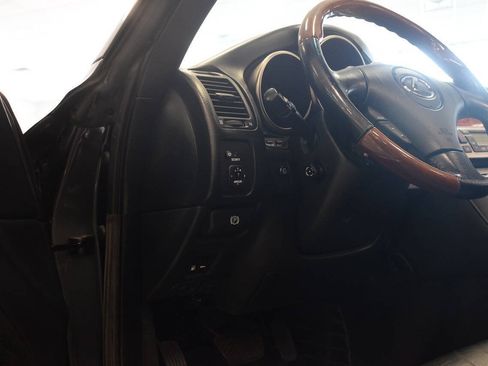 Used 2008 Lexus SC 430 Convertible RWD image 29
