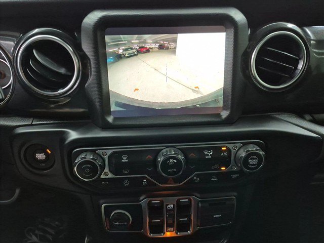 Used 2022 Jeep Wrangler Unlimited Sahara AWD/4WD image 12