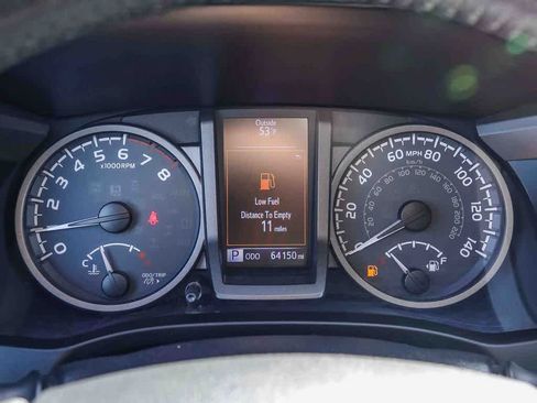 Used 2017 Toyota Tacoma TRD Sport w/ Tow Package (A/T) image 22