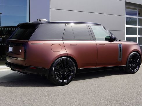 New 2026 Land Rover Range Rover SV image 4