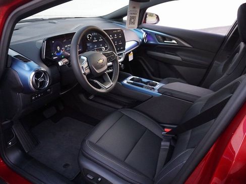 New 2026 Chevrolet Equinox EV LT image 9