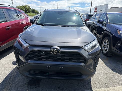 Used 2023 Toyota RAV4 XLE AWD/4WD image 3