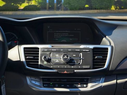Used 2013 Honda Accord LX image 20