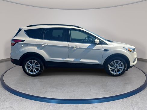 Used 2018 Ford Escape SEL w/ Ford Safe & Smart Package AWD/4WD image 4