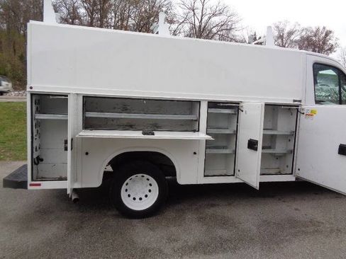 Used 2017 Ford Transit 350 138 DRW w/ Interior Upgrade Package image 27