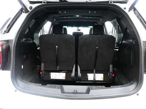 Used 2017 Ford Explorer XLT w/ Equipment Group 202A image 11