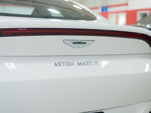 Used 2019 Aston Martin V8 Vantage Coupe image 9