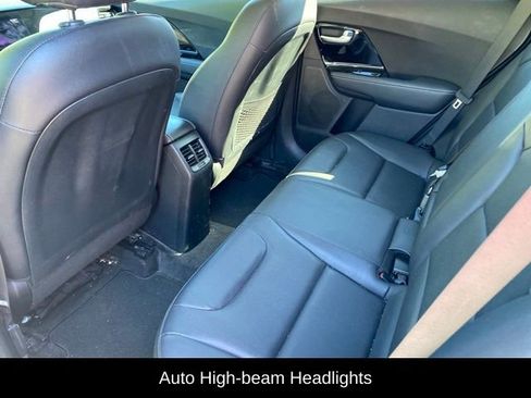Used 2022 Kia Niro Touring Special Edition FWD image 13