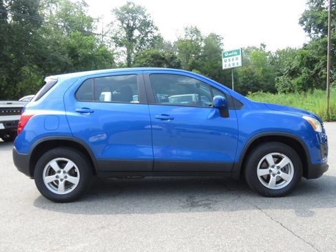 Used 2016 Chevrolet Trax LS AWD/4WD image 4