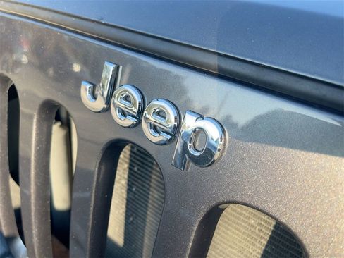 Used 2017 Jeep Wrangler Unlimited Rubicon image 15