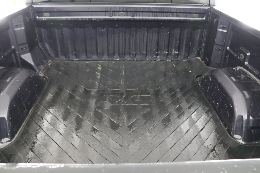 Used 2023 Chevrolet Silverado 1500 LT AWD/4WD image 19