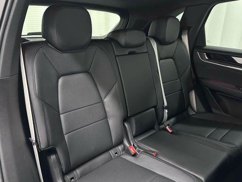 Used 2025 Porsche Cayenne image 22