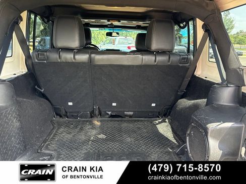 Used 2014 Jeep Wrangler Unlimited Sahara w/ Connectivity Group AWD/4WD image 16