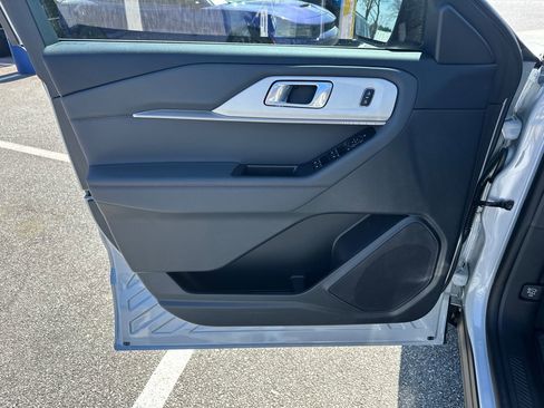 New 2026 Ford Explorer Active w/ Active Comfort Package image 40