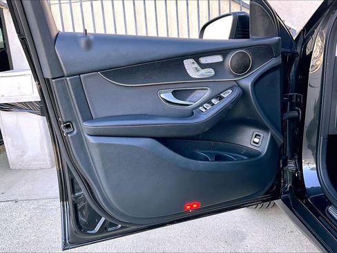 Used 2021 Mercedes-Benz GLC 300 image 20