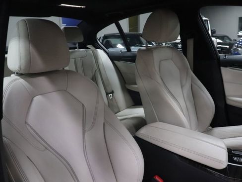 Used 2019 BMW 530i w/ Convenience Package image 28