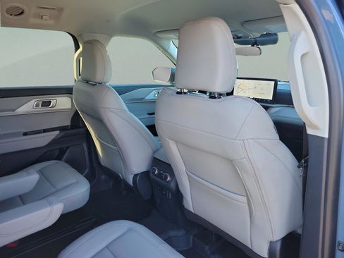 New 2026 Ford Explorer Active w/ Active Comfort Package image 9