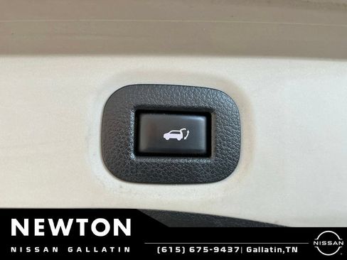Used 2019 Nissan Rogue SV w/ Sun & Sound Touring Package FWD image 22