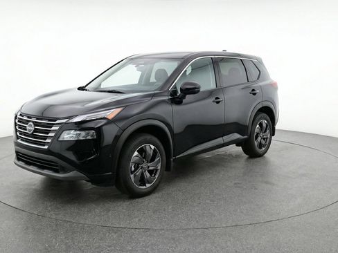 Used 2025 Nissan Rogue SV image 3