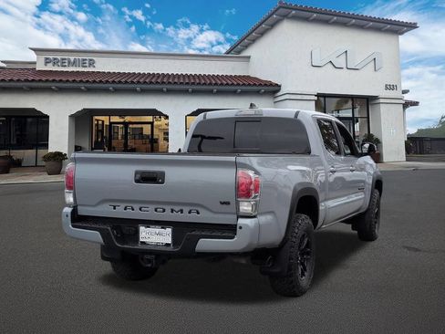 Used 2021 Toyota Tacoma TRD Off-Road w/ TRD Premium Off Road Package AWD/4WD image 8