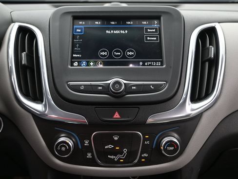 Used 2019 Chevrolet Equinox LT FWD image 16