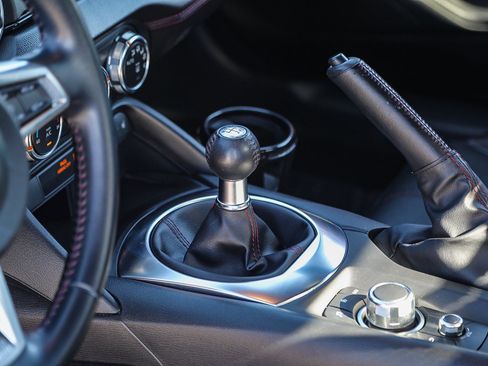 Used 2017 MAZDA MX-5 Miata Grand Touring RWD image 18