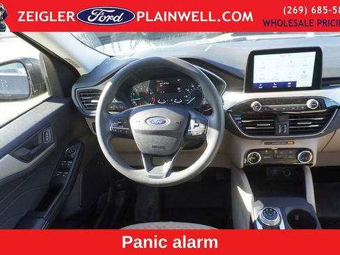 Used 2022 Ford Escape SE image 12