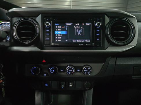 Used 2019 Toyota Tacoma SR5 image 26