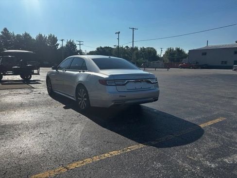 Used 2017 Lincoln Continental Premiere AWD/4WD image 4