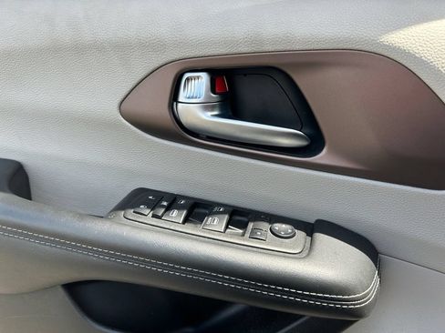 Used 2023 Chrysler Voyager LX FWD image 17