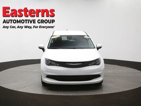 Used 2023 Chrysler Voyager LX image 52