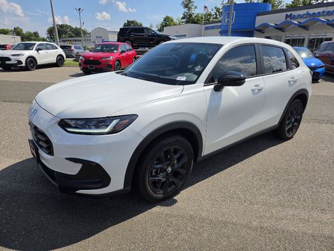 Used 2024 Honda HR-V Sport image 3