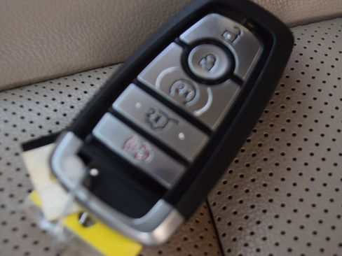 Used 2020 Ford Escape SEL image 33