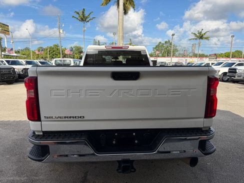 Used 2024 Chevrolet Silverado 3500 W/T AWD/4WD image 4