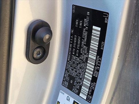 Used 2023 Toyota Corolla Cross LE FWD image 17