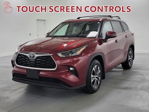 Used 2022 Toyota Highlander XLE image 4
